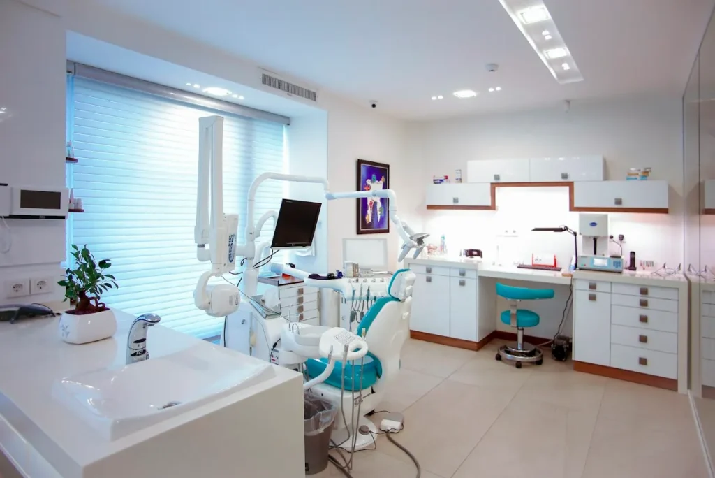 Modern dental clinic that can attract more patients with local SEO